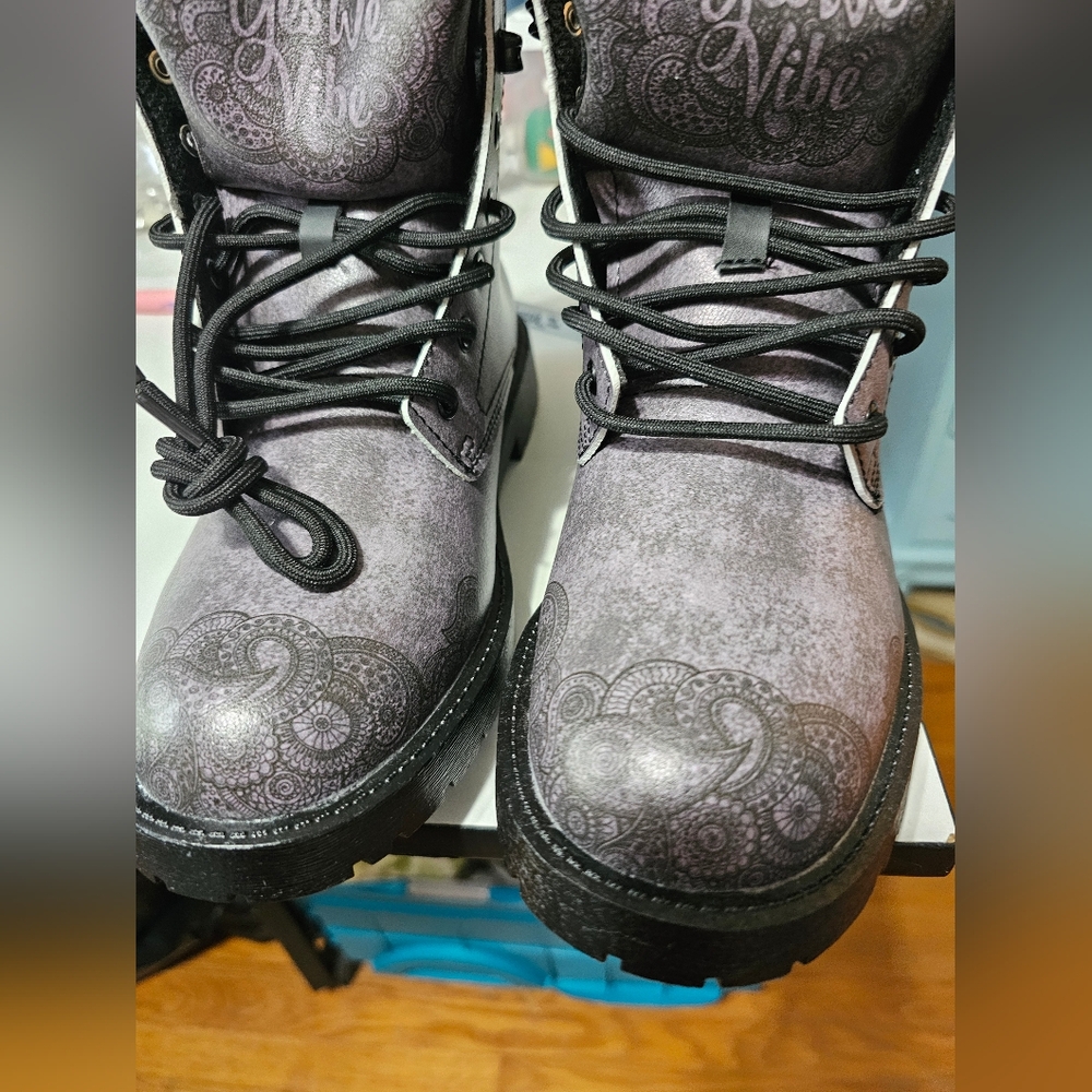 Yes We Vibe Gray Patterned Army Combat Boots - NEW Never Worn - Picture 4 of 9